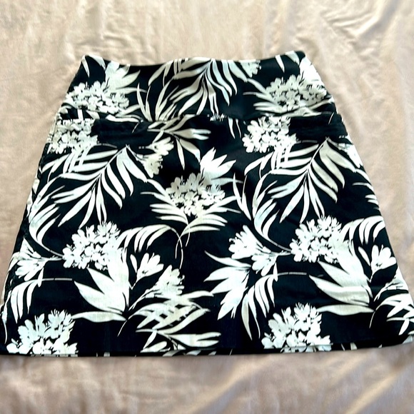 S.C.& Co. skort  size M - Picture 1 of 4